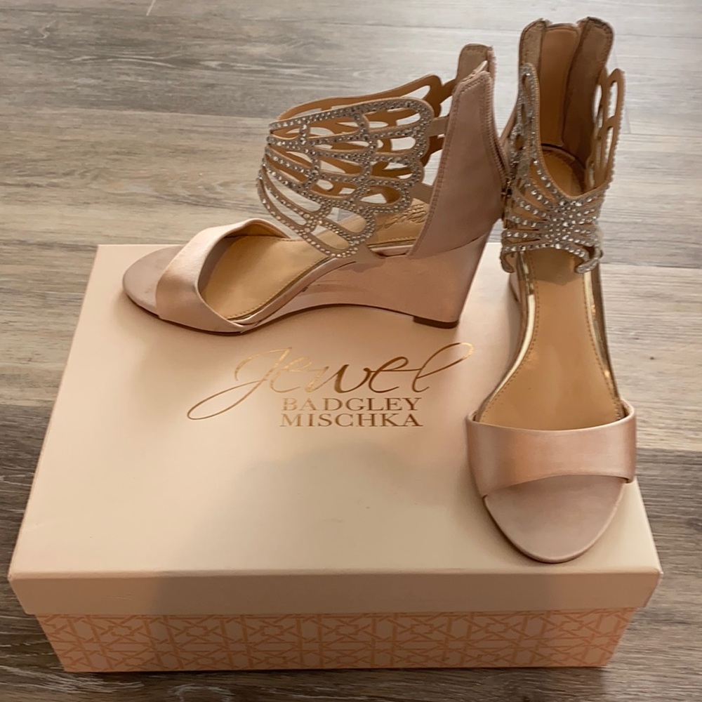 Jewel Badgley Mischka wedge wedding shoes sz 6